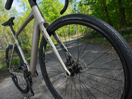 BICYKEL AUTHOR GURU 1.0 2025 MATNÁ TITÁNOVÁ BICYKEL AUTHOR GURU 1.0 2025 MATNÁ TITÁNOVÁ