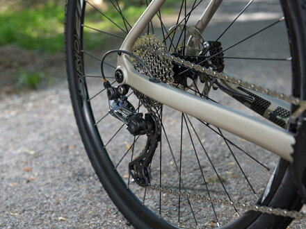 BICYKEL AUTHOR GURU 1.0 2025 MATNÁ TITÁNOVÁ BICYKEL AUTHOR GURU 1.0 2025 MATNÁ TITÁNOVÁ