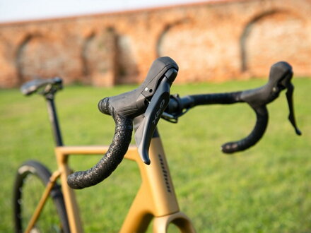 BICYKEL AUTHOR GURU 2.0 2025 MATNÁ ZLATÁ