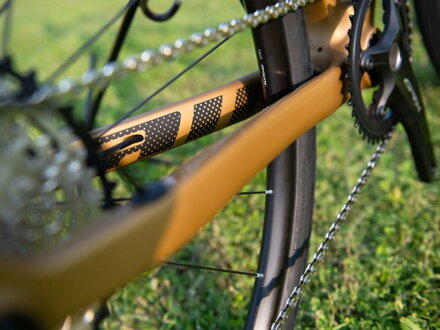 BICYKEL AUTHOR GURU 2.0 2025 MATNÁ ZLATÁ