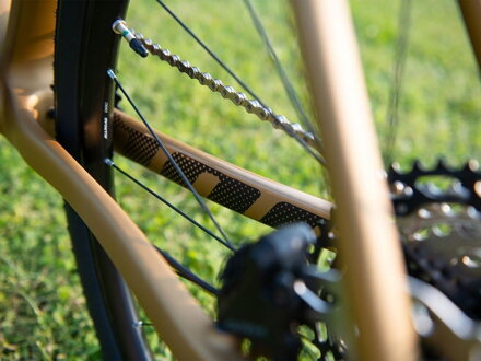 BICYKEL AUTHOR GURU 2.0 2025 MATNÁ ZLATÁ