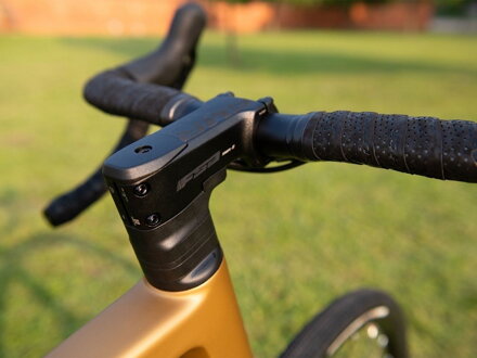 BICYKEL AUTHOR GURU 2.0 2025 MATNÁ ZLATÁ