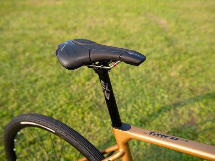 BICYKEL AUTHOR GURU 2.0 2025 MATNÁ ZLATÁ