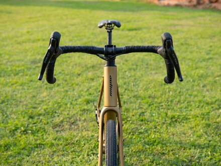 BICYKEL AUTHOR GURU 2.0 2025 MATNÁ ZLATÁ